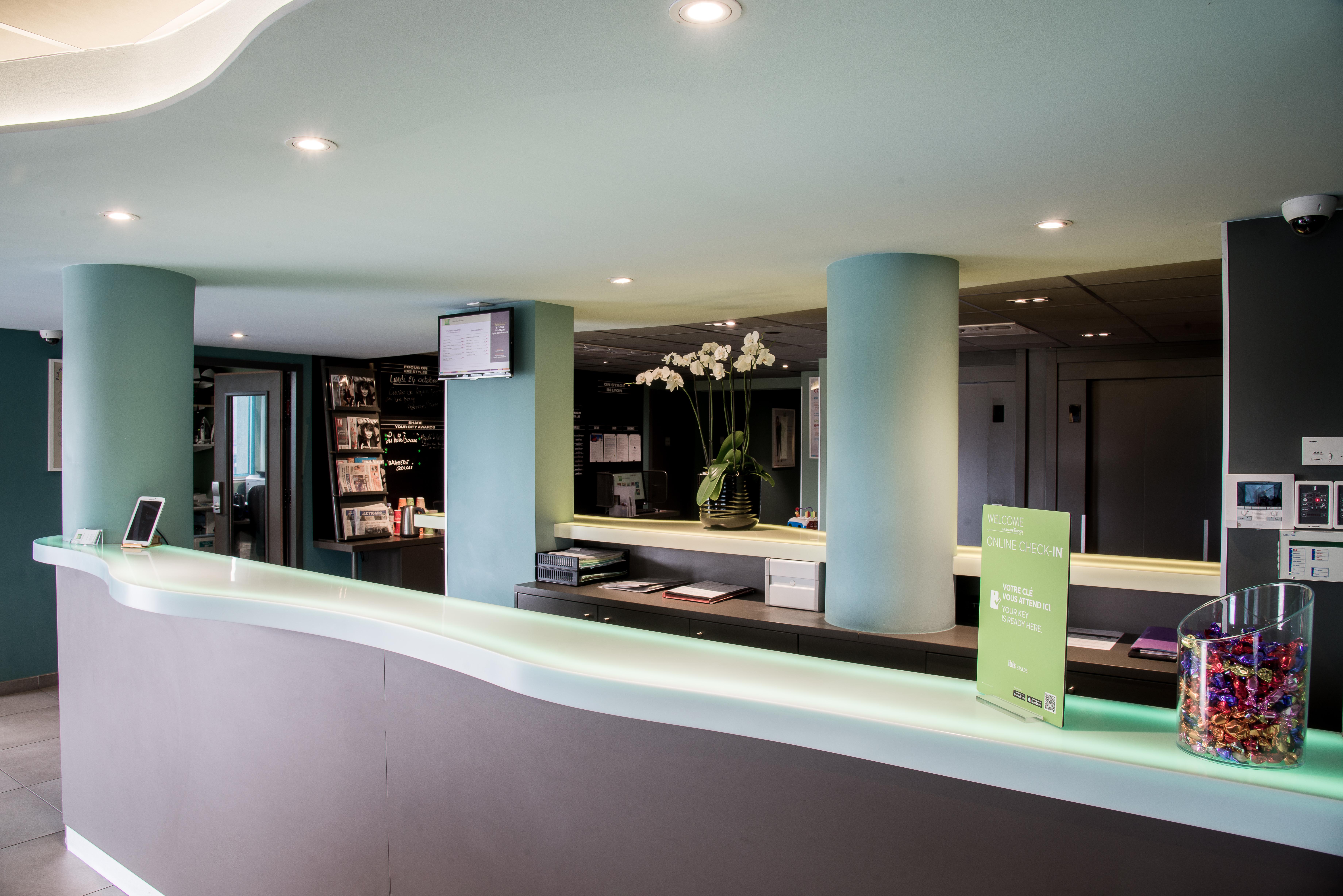 Ibis Styles Lyon Centre Confluence Hotell Exteriör bild